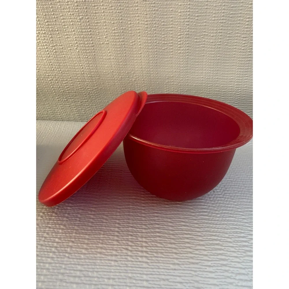 Tupperware Red Small Serving Storage Bowl 550ml with Lid 5621B-3
